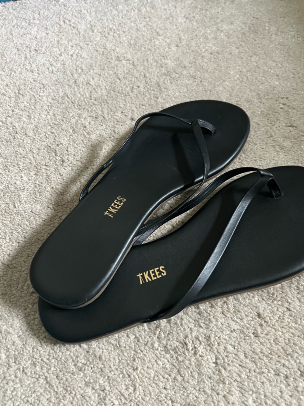 TKEES Black Slim Leather Flip Flop Sandals, NWOT